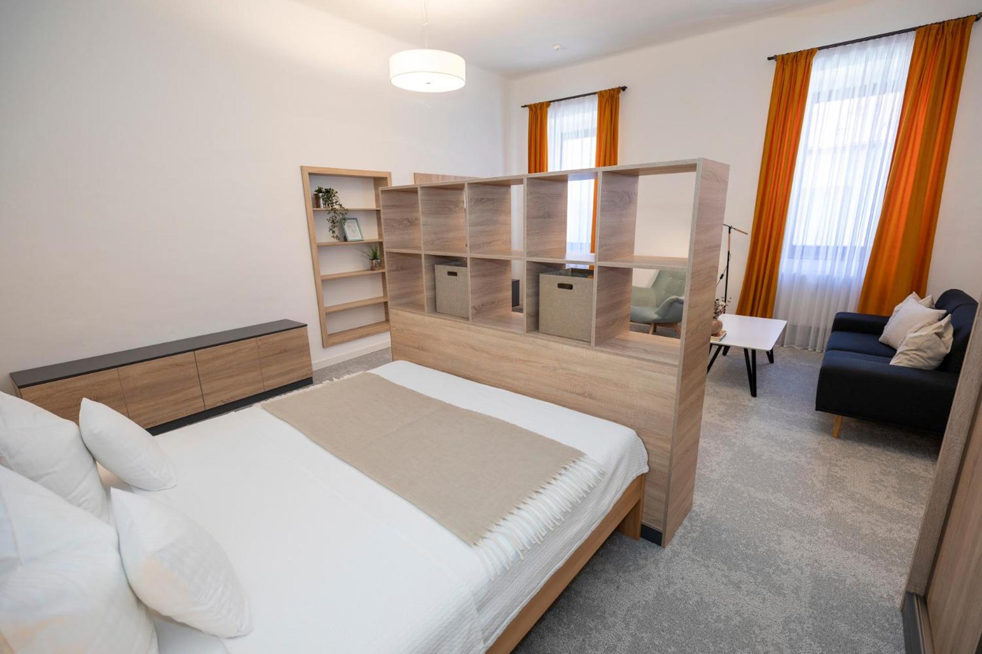 Alure Residences 10 - 24H Self Check-In & Private Parking Next To The Apartment Building Included, City Center Right On Snp Square In A Quiet Passage, New Building, Best Deal In Town Banská Bystrica Exterior foto