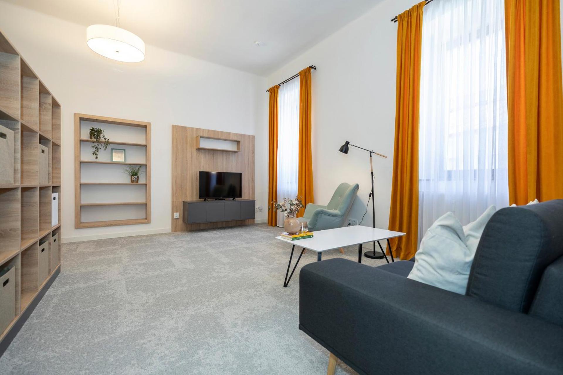 Alure Residences 10 - 24H Self Check-In & Private Parking Next To The Apartment Building Included, City Center Right On Snp Square In A Quiet Passage, New Building, Best Deal In Town Banská Bystrica Exterior foto